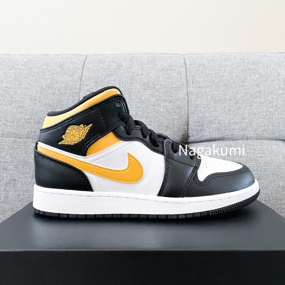 💛🤍🖤 Nike Air Jordan 1 mid bumble bee 🐝 - Picture 2 of 4
